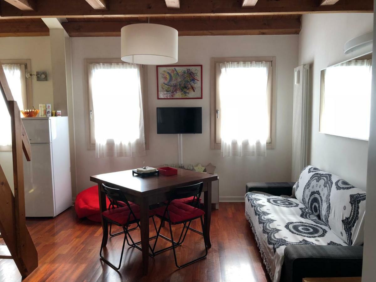 Casa Vacanze Chez La Reine - Holiday Home ヴィチェンツァ エクステリア 写真