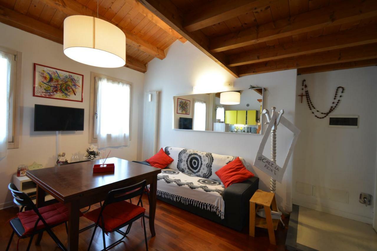 Casa Vacanze Chez La Reine - Holiday Home ヴィチェンツァ エクステリア 写真